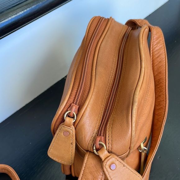 Sharif,
genuine, leather, Crossbody shoulder handbag purse - Picture 9 of 9